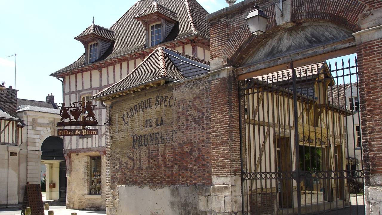 Troyes Sloe Gin ( La prunelle de Troyes)