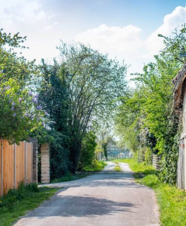 Between 15 et 20 km around Troyes