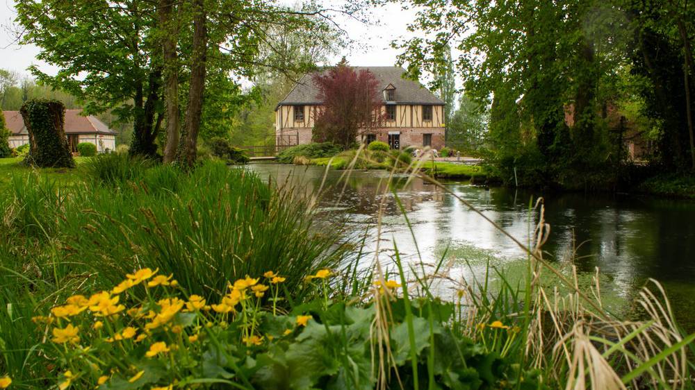 More than 20 km around Troyes