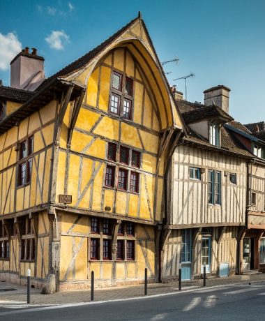 Saint-Nizier district